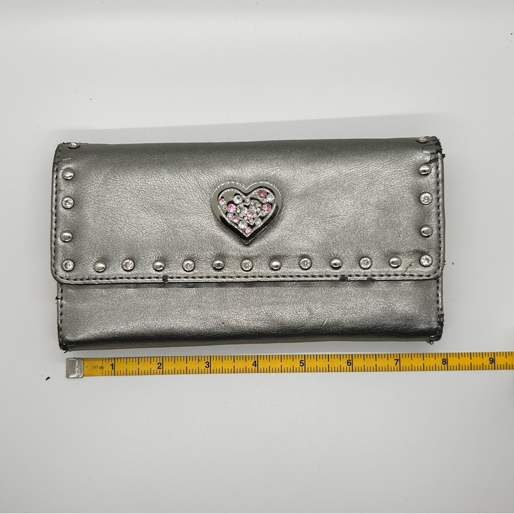 Kathy Van Zeeland Silver Metallic Wallet with Heart Accent Y2K - Picture 6 of 16